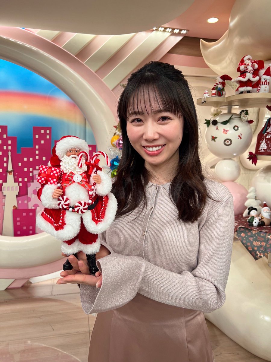 cent_andosakura's tweet image. 明日、年内おはよんラストです☀️
よろしくお願いいたします！！
クリスマスイブということでサンタさんと🎅🏼