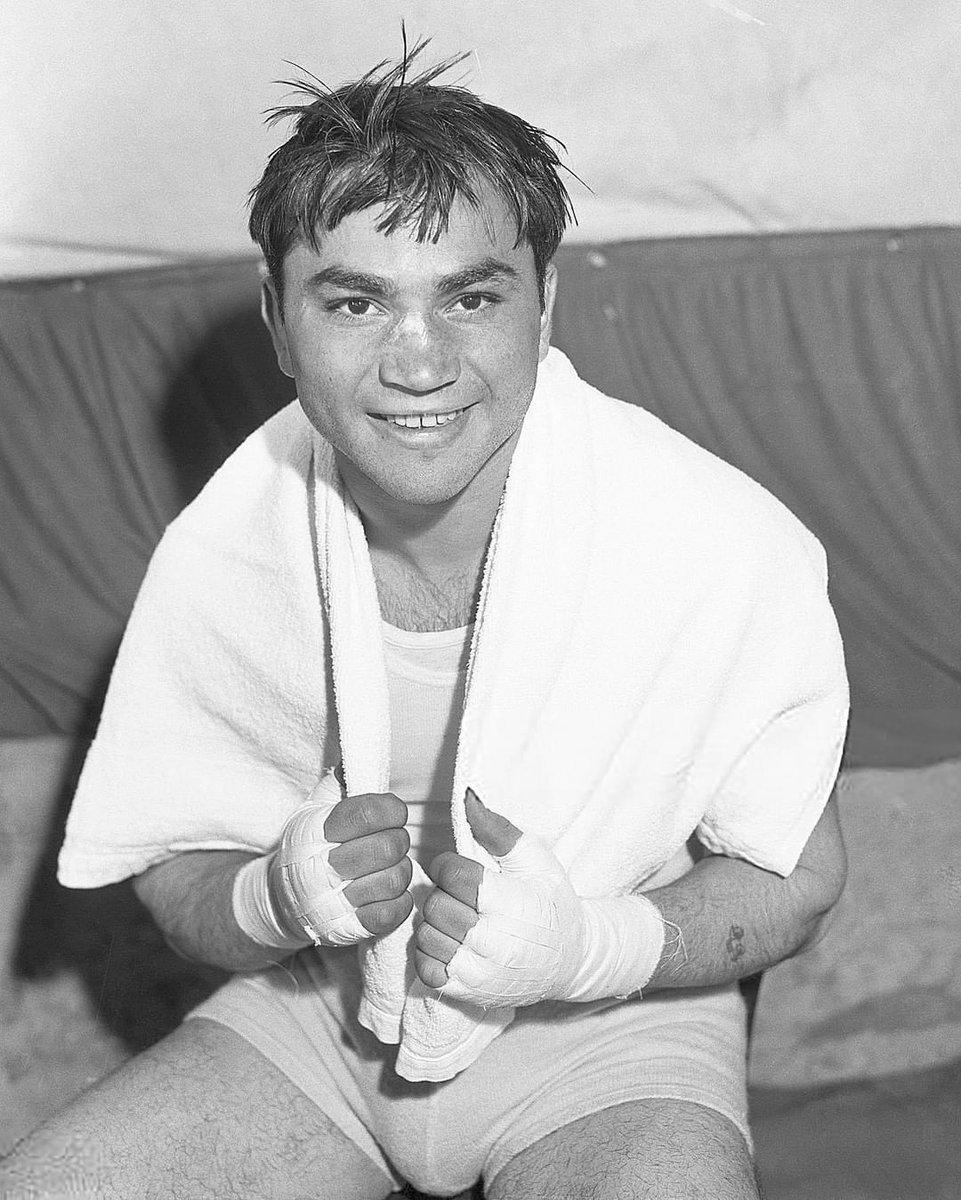 BoxingNewsED's tweet image. One of the toughest fighters ever, Barney Ross, was born Beryl Rosofsky in New York City #OnThisDay in 1909.
