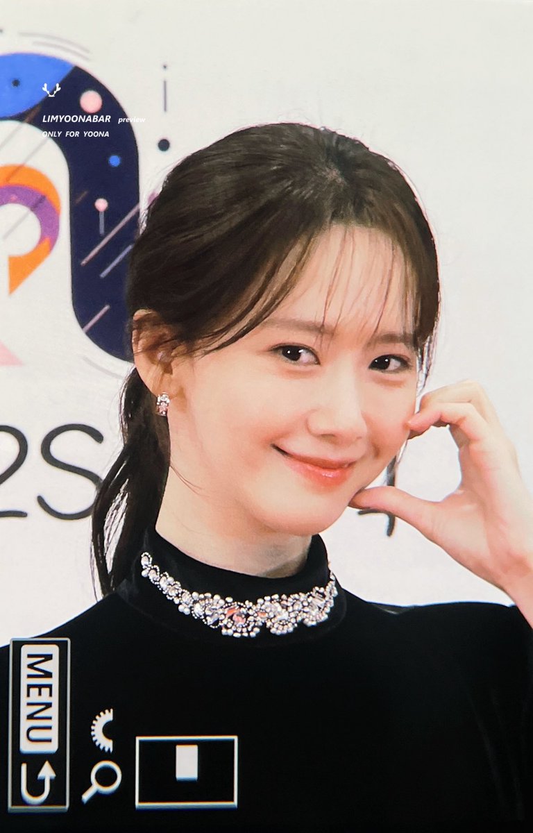 limyoonabar's tweet photo. 251223 춘사국제영화제

축하해용 As Yoong Wish~

#윤아 #YOONA #임윤아 #LIMYOONA 
#악마가이사왔다 https://t.co/JGUOha9K9E