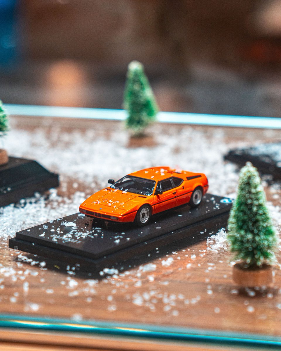 The perfect holiday keepsake. Capturing the holiday spirit through the lens of our BMW Miniatures collection.

#AGMCBMW #BMW #BMWMiniatures #HappyHolidays