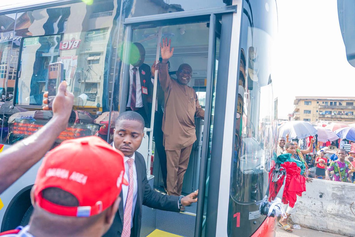 Mr_Amogu's tweet image. OFFICIAL:

Abia State is now the first Nigerian state to launch  a state owned electric shuttle buses in the country, a move also praised by WTO's Okonjo-Iweala for promoting a cleaner environment.

God bless Abia state.