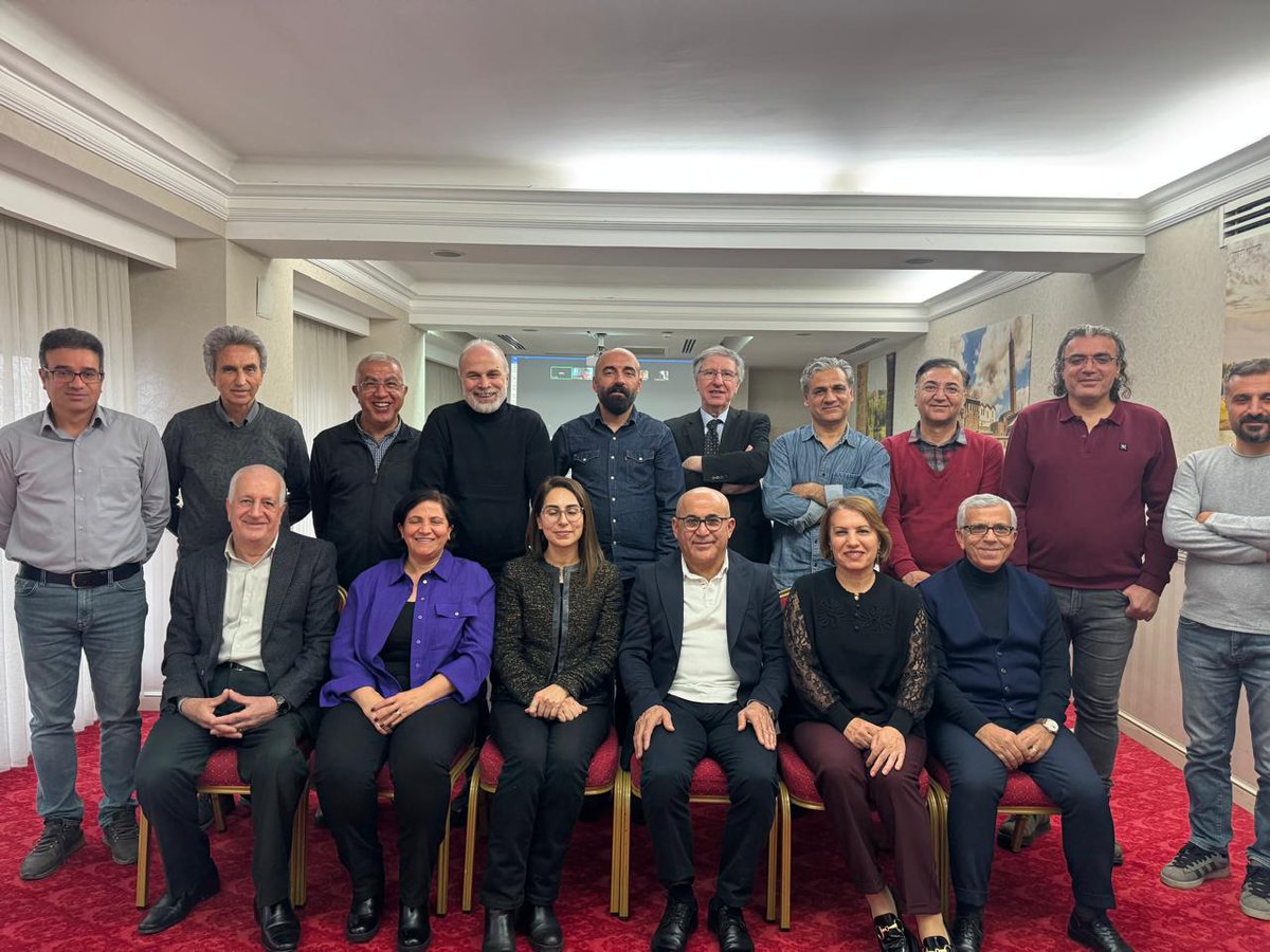 Komxebata Kurmancîyê civîna 55an a Ferhenga Rastnivîsînê li Amedê pêk anî.

Ev xebata ku ji deh hezarî zêdetir peyvan dihewîne û nêzî heft salan e dewam dike di demeka nêzîk da dê bi dawî bibe. Ev xebat dê li ser malpereka me ya taybet li ber destê we be.