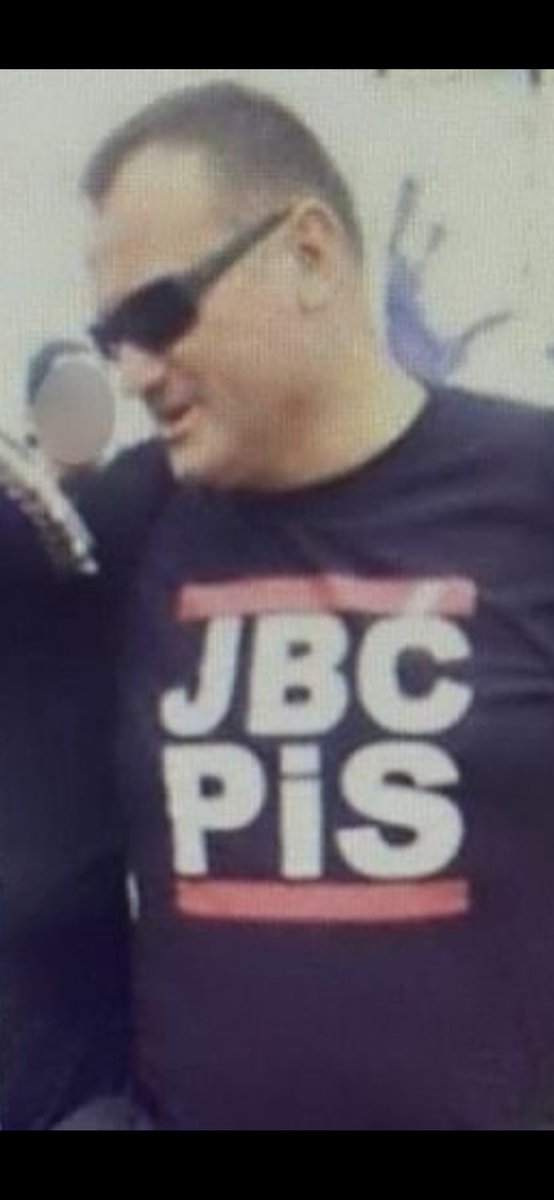 MrJohnBingham's tweet image. Państwo oczywiście wiedzą, że to jest Piotr Rachwalski z poznańskiego skłotu "Rozbrat", obecnie członek zarządu spółki Centralny Port Komunikacyjny?