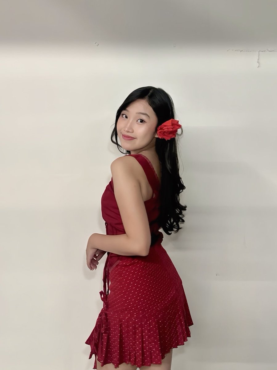 upgirls_gia's tweet photo. 🌹 #GIArchive https://t.co/06rWxXxREe