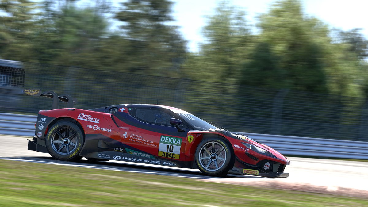 RaceRoom tweet media