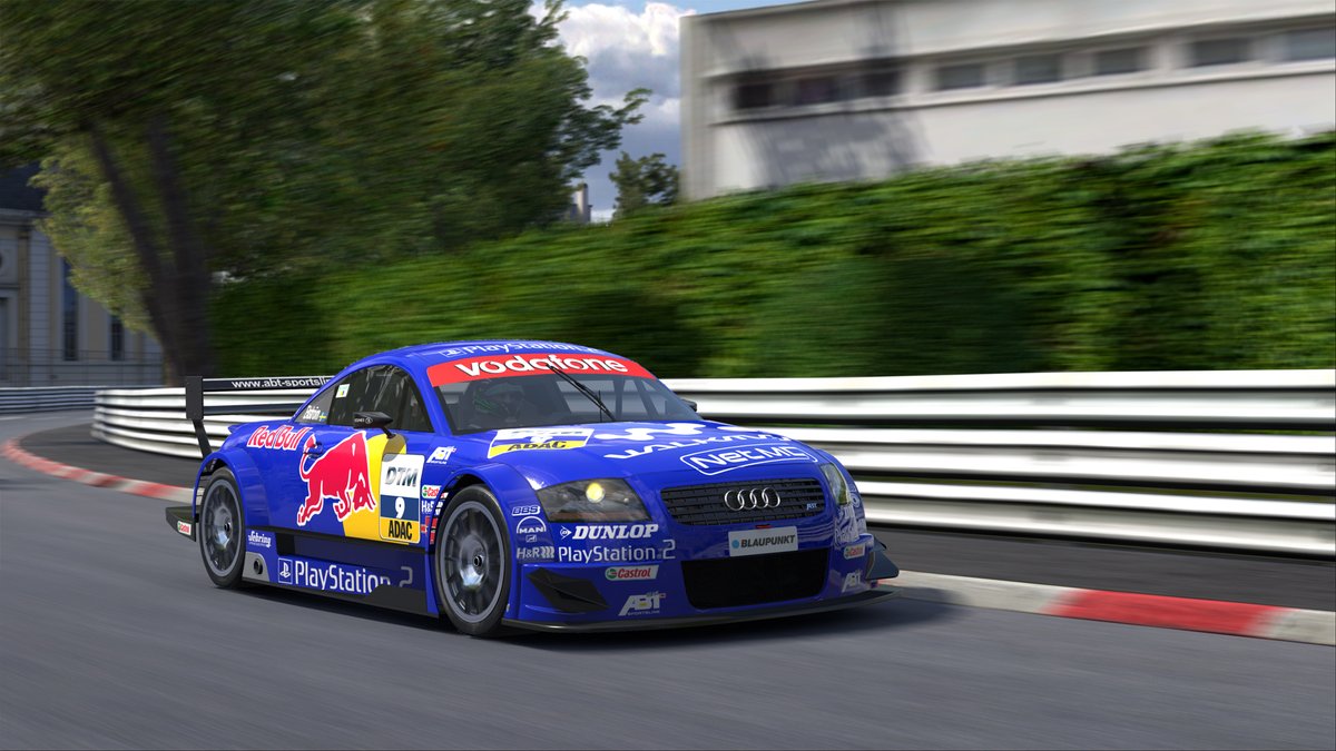RaceRoom tweet media