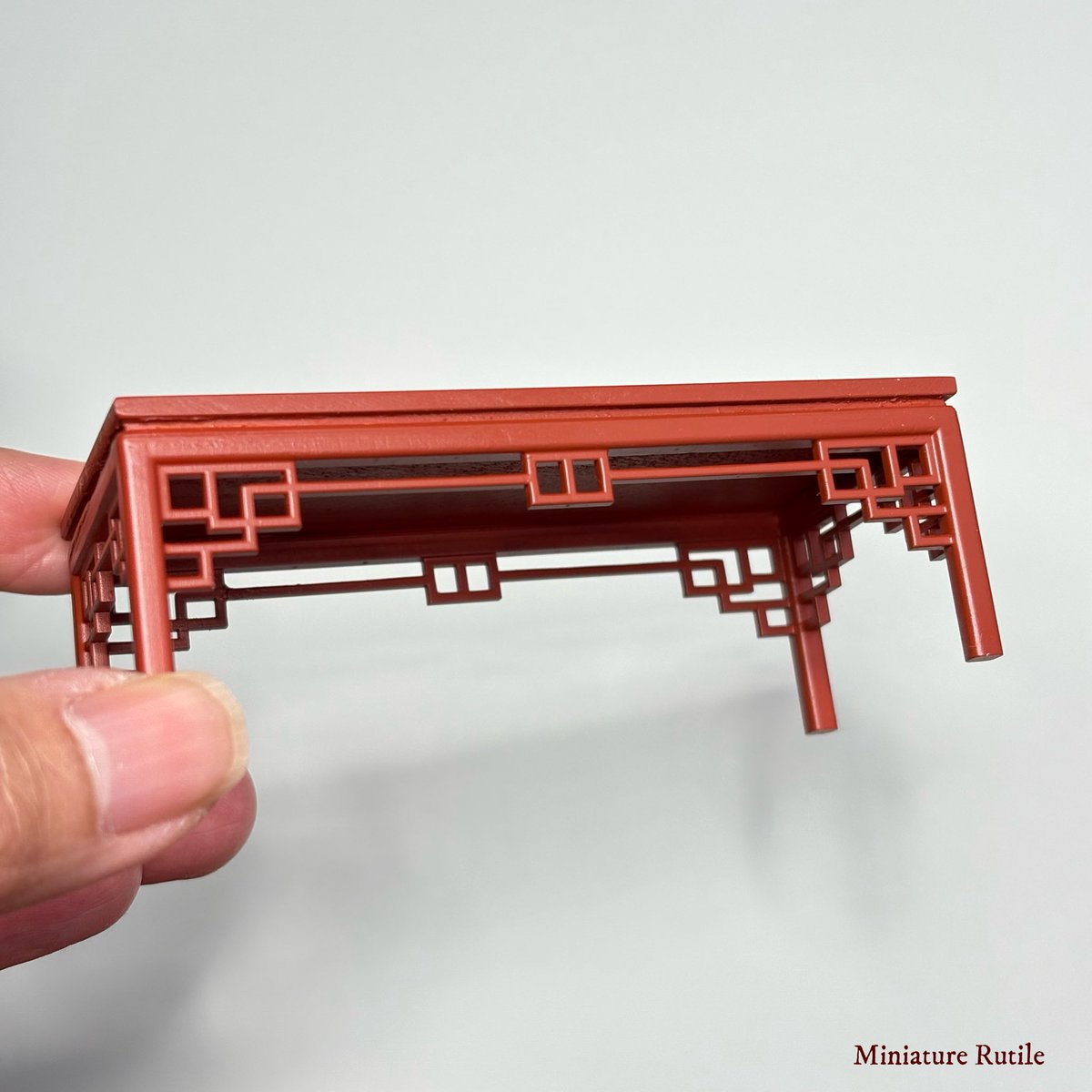 テーブルを作りました。
色を茶色にするか悩み中🤔

#ミニチュア