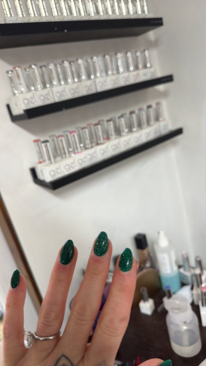 kirsty_louise__'s tweet photo. Time to get my nails done for Christmas ! Any suggestions on colour ? #subsgirl #nailtime https://t.co/xHTBrJhAZO