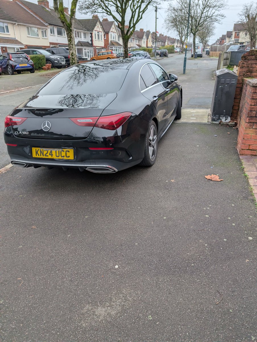 What chance a person in a wheelchair or someone with a push chair. Sir Hilton's Road Birmingham today. <a href="/WMPolice/">West Midlands Police</a>
