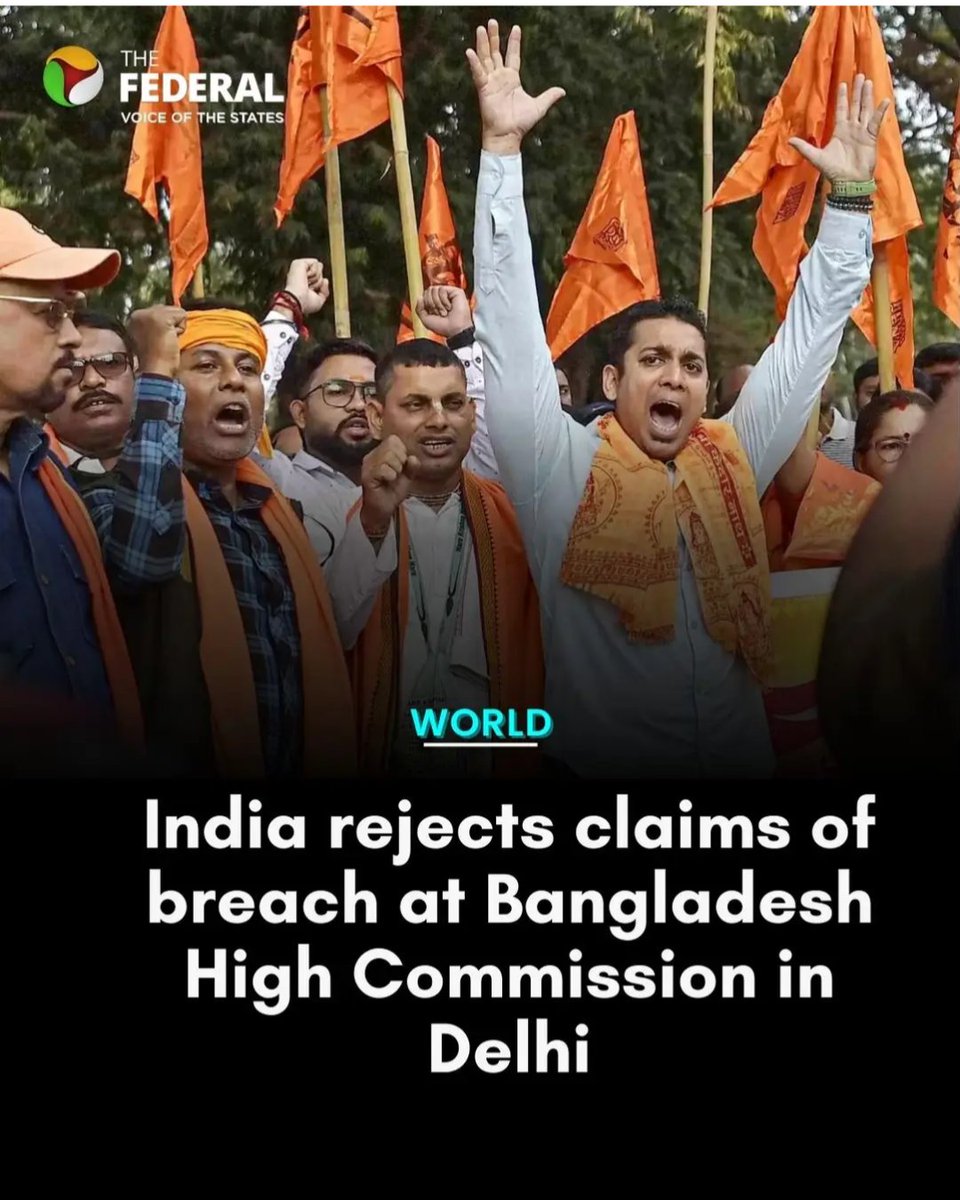 SanatanPrabhat's tweet photo. 🚨 Protest Outside Bangladesh High Commission

Peaceful protesters in India condemned the brutal lynching of Hindu youth Dipu Chandra Das in Bangladesh.

Dhaka now claims the protest “threatened security.”

But why the silence when Bangladeshi mobs attacked the Indian Embassy days ago?

Selective outrage won’t work.
India must respond firmly - in a language arrogance understands. 🇮🇳

बांग्लादेश हाई कमीशन
#JusticeForDeepuChandraDas
PC: @TheFederal_News
