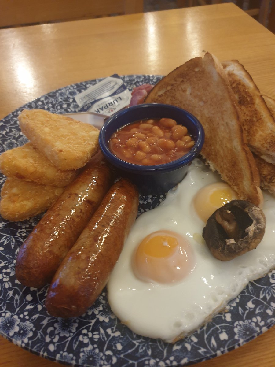 CapabilityBrow4's tweet image. Book early😋😋😋😋😋😋😋