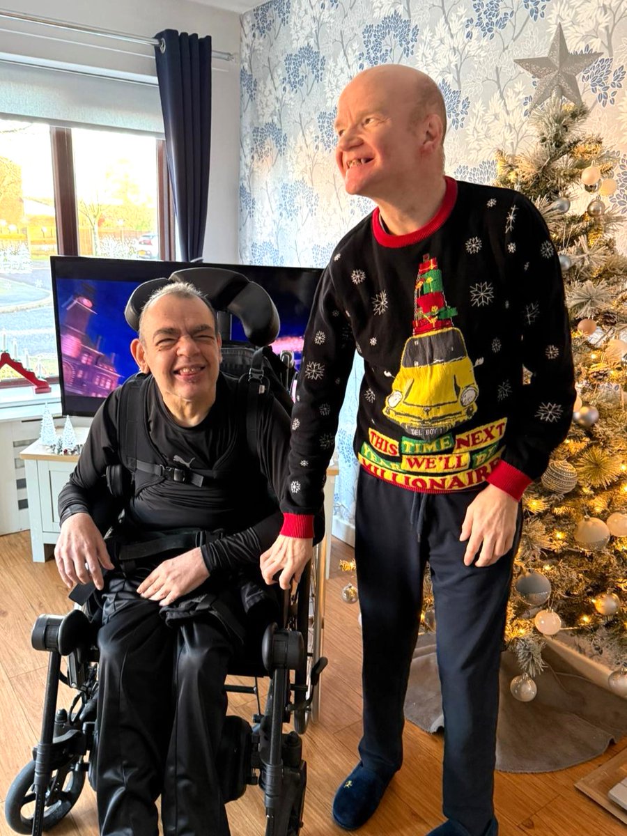 WeAreMioCare's tweet image. 😀 John had a very happy birthday, celebrating with friends, housemates and his Community Support Team.

🎉 Many happy returns, John. Wishing you all the best!

#SupportedLiving