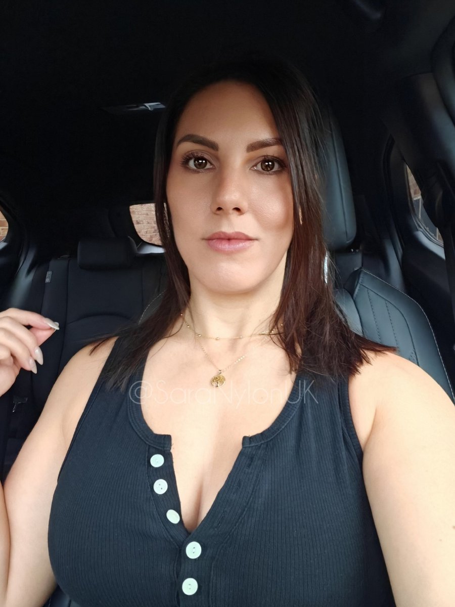 On a mission. Last minute Christmas chaos! 🎄🚗