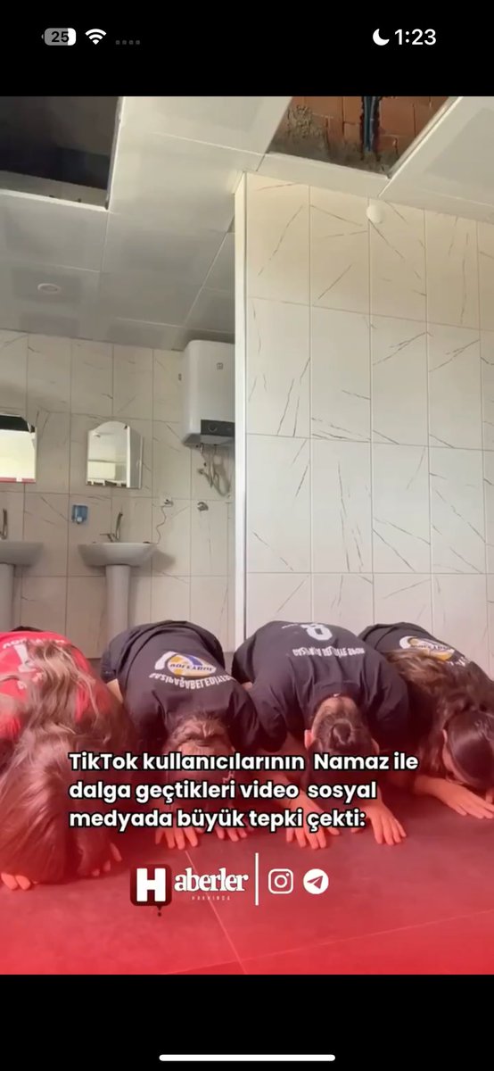 immarui's tweet image. الاستهزاء بالصلاةترند بتركيا وكأنه شي عادي ولا فيه محاسبة، أتحداكم يالسعوديين تشوفون اخوانكم المسلمين يخوّنون الأتراك او يكفرونهم، أنتم على موسم ترفيهي والشاذ منه معتاد بدولهم قعدوا يكفرونكم ٥ سنين وللآن ماخذينها دليل على كفرنا عشان تعرفون ان هجومهم عليكم كره فيكم مو حبًا لدينهم