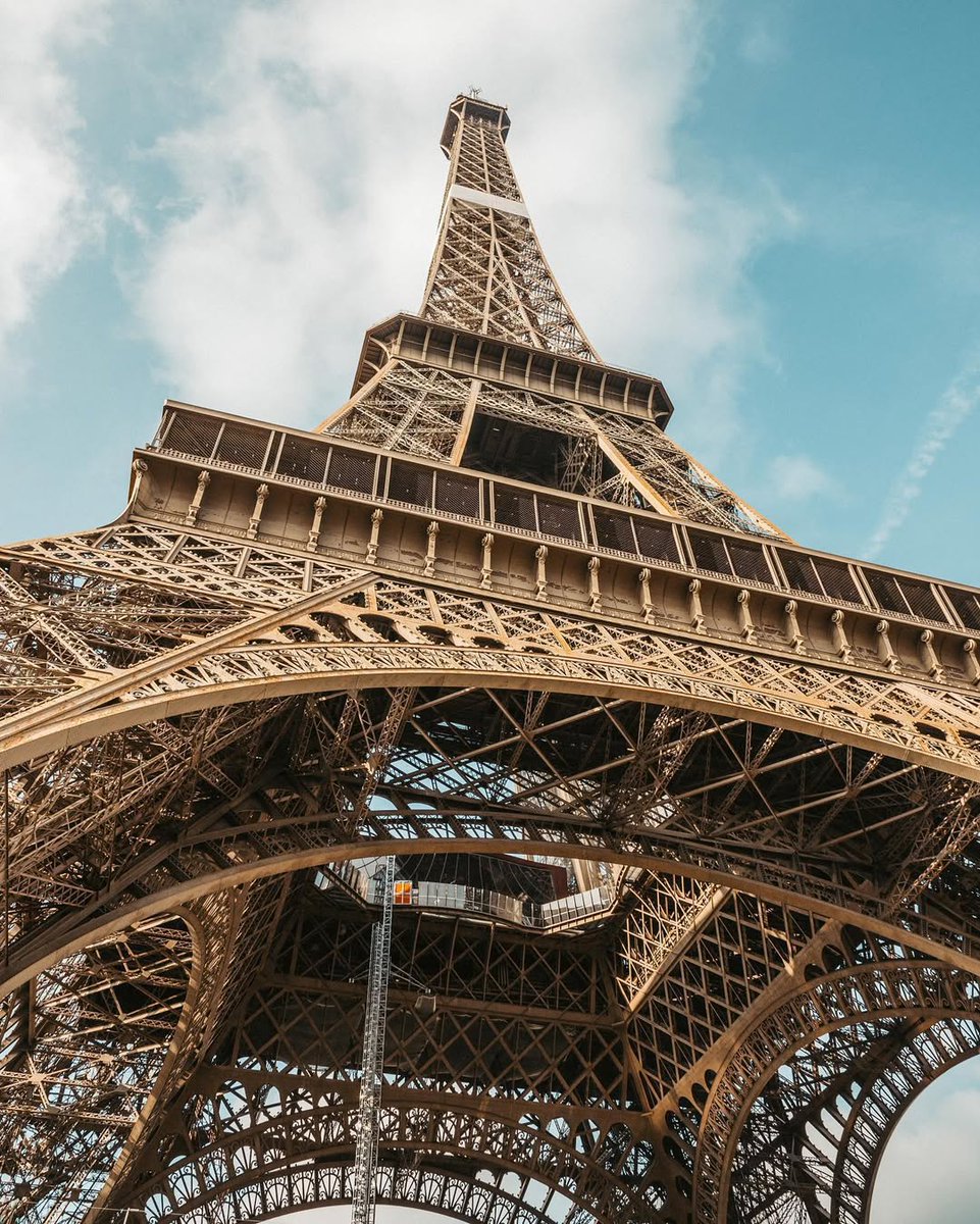 AirEuropa's tweet image. París en diciembre se siente distinto. 🇫🇷✨
Descubre nuestras ofertas de vuelos y planifica tu escapada:
👉 aireuropa.com/es-es/ofertas-…
#Paris #Eiffeltower