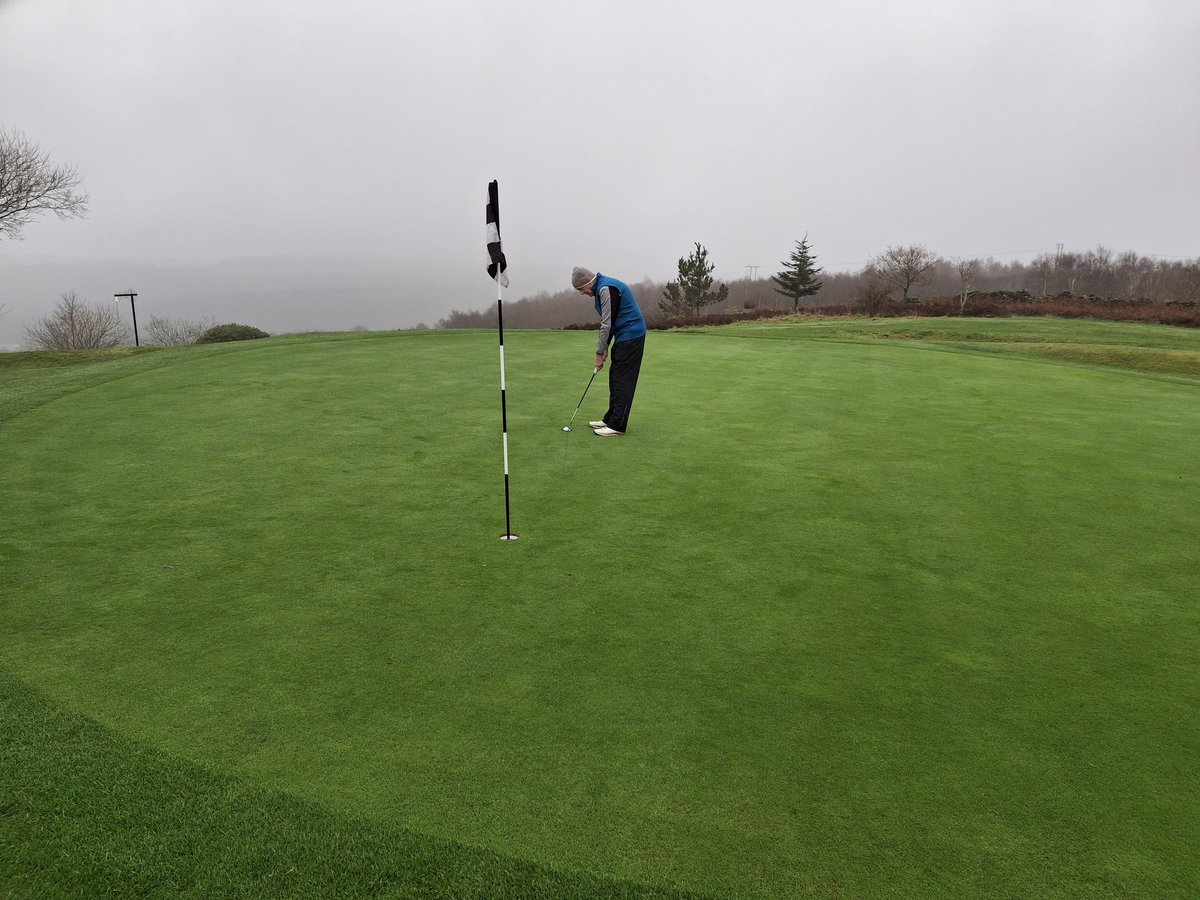 bezzyjon18's tweet image. Early 9 hole at  stockbridge gc course is holding up nicely but the greens are mint 👌