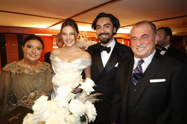 ‘Gizli Kalsın’: Ağar-Terim-Evirgen dostluğu ve Umut Evirgen gözaltısı bize ne anlatıyor?

❝Umut Evirgen'in gözaltına alınması sadece bir 3. sayfa ya da magazin haberi değil, Türkiye'nin 'karanlık' geçmişinin bugüne uzanan gölgesi. 'Set Kemal' lakaplı babası Kemal Evirgen'den