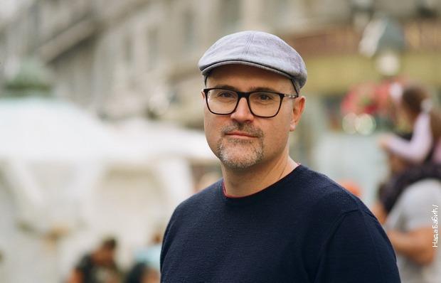 #Klub_2
13.00
Gost današnjeg Kluba 2 je pisac Nikola Popović.

instagram.com/radio_beograd_2
facebook.com/RadioBeograd2/
97,6 MHz