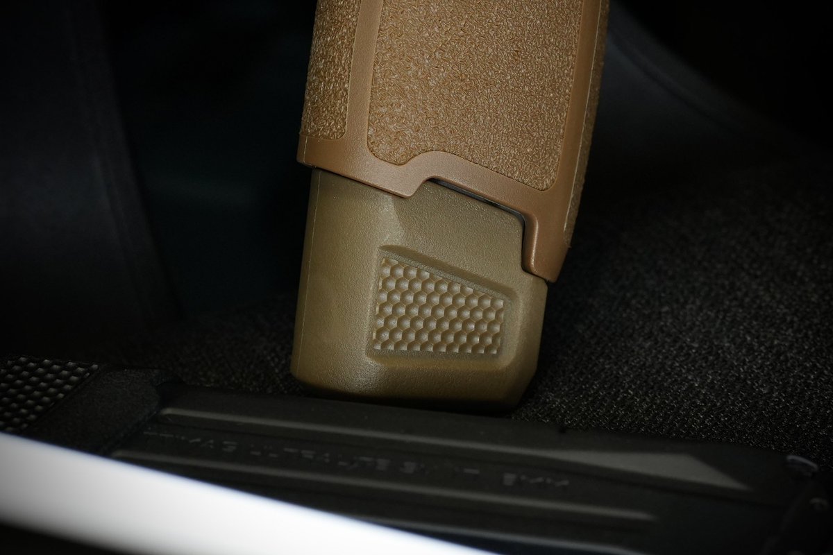 jkarmy_int's tweet image. TTI Airsoft Lightweight Aluminum Magazine 
For SIG AIR VFC P320 M17 GBBP 

28 Rds Capacity 
With Two Color Available ✨ 

#tti #ttiairsoft #sigair #p320 #m17 #vfc #magazine