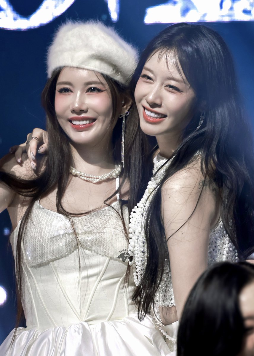 SleepyUnnie_'s tweet image. 20251220 T-ARA Fan Meeting In Hong Kong
Forever👑💛

#T_ARA #TARA #티아라
#Qri #Eunjung #Hyomin #Jiyeon
#큐리 #은정 #효민 #지연