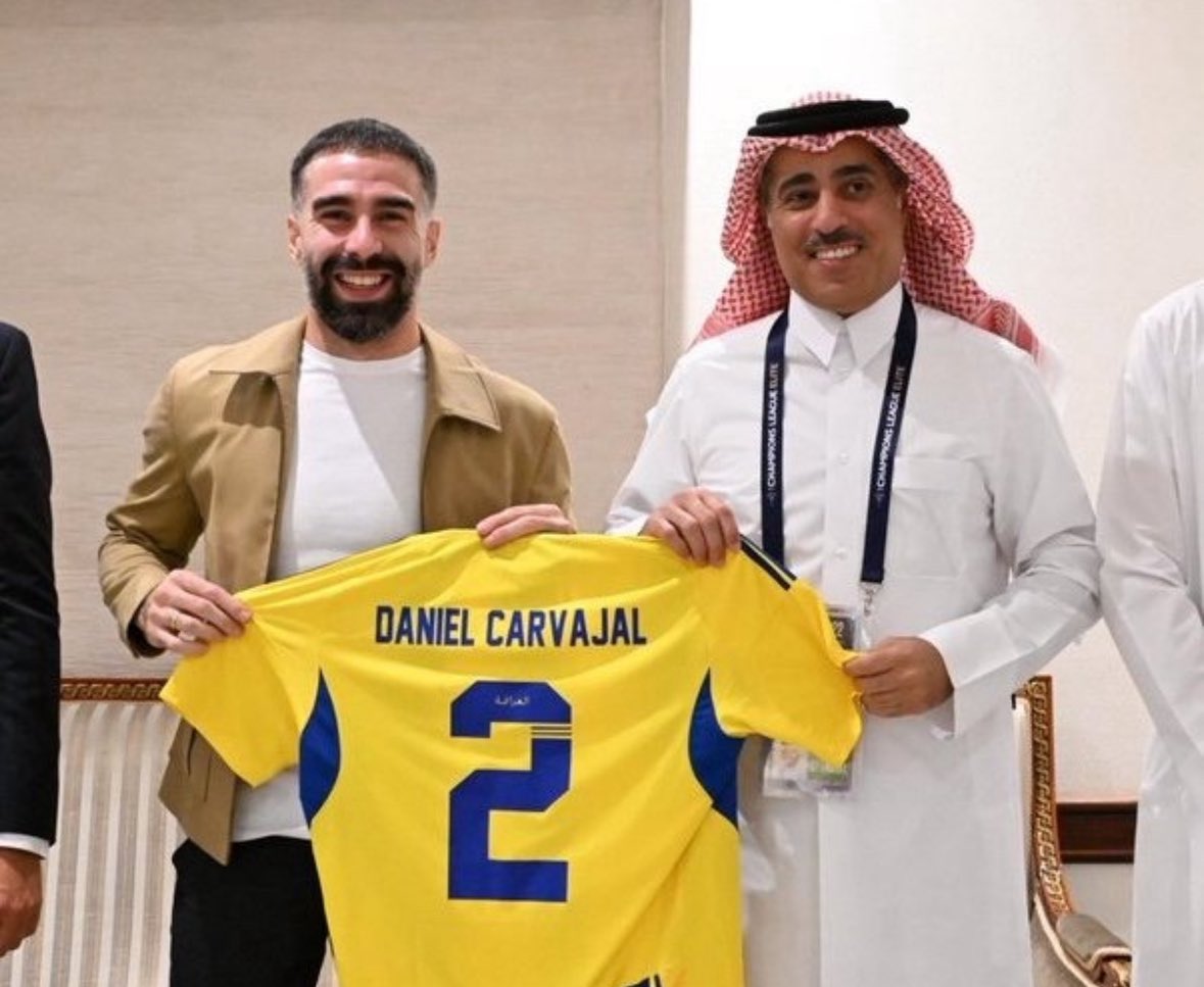 👋🏼🇶🇦 Dani Carvajal visited Qatari club Al Gharafa during this Christmas break in La Liga.

His friend Joselu plays there and Qatari clubs dream of signing Carvajal one day in the future.