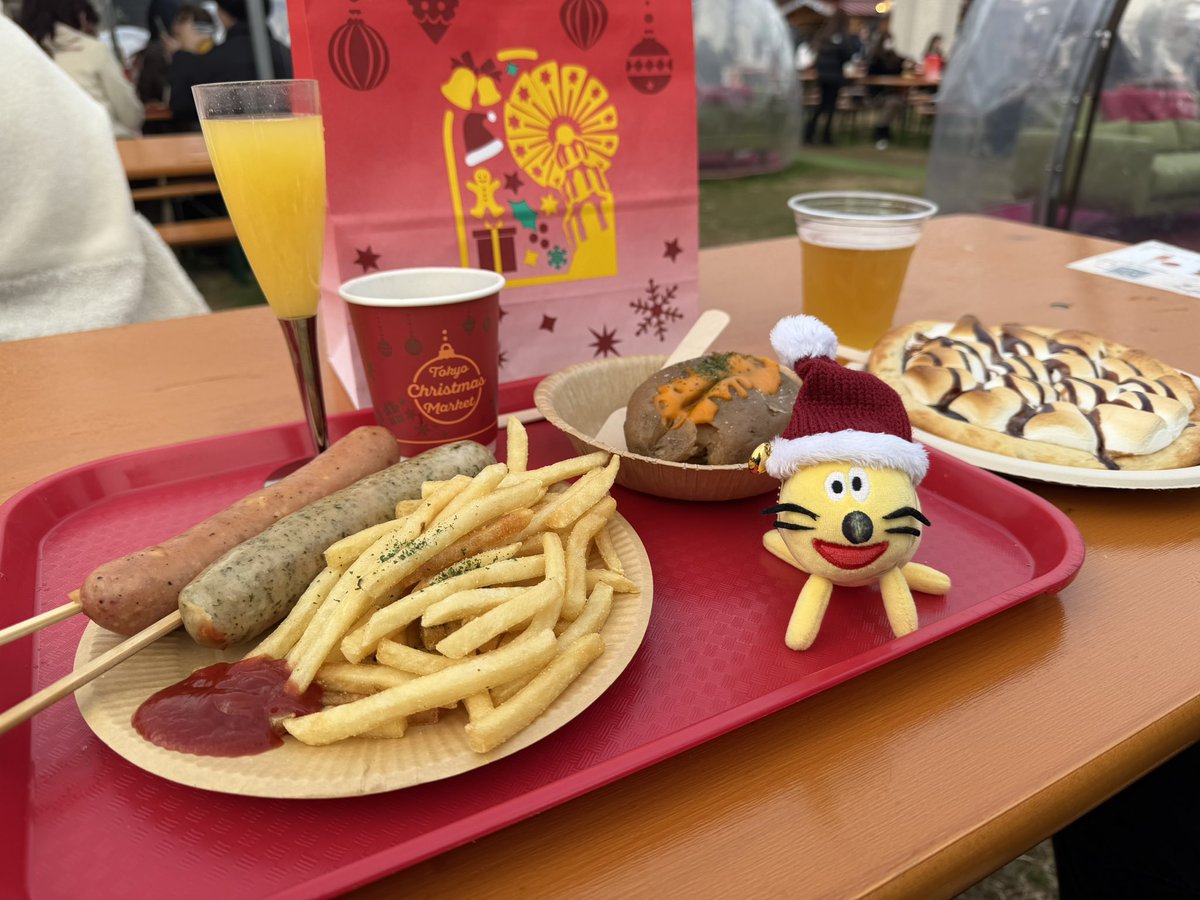 __723nn's tweet photo. 謎ドッグはクリスマスマーケットを楽しんだよ
#やさしさパークタウン
#やさぬい https://t.co/OYEbostleV