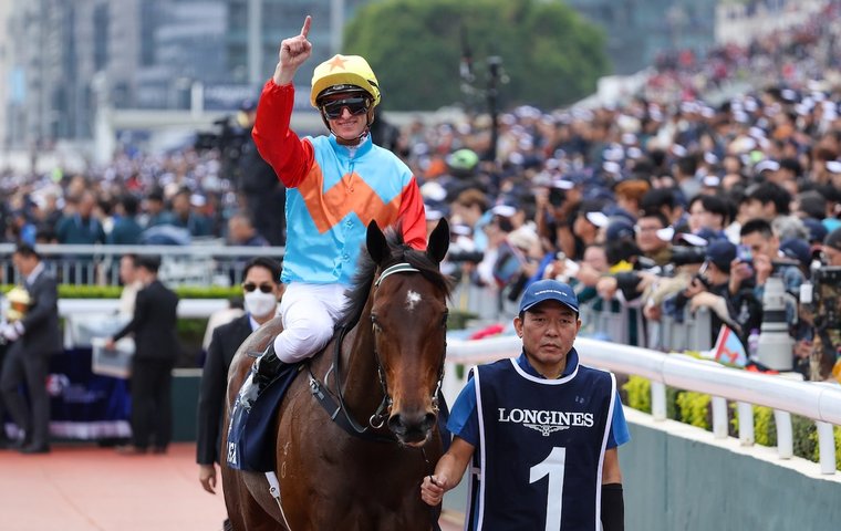 TRCommentary's tweet image. GLOBAL HORSES RANKINGS, DEC 21

1⃣🇭🇰Ka Ying Rising
2⃣🇫🇷Calandagan
3⃣🇯🇵Forever Young
4⃣🇭🇰Romantic Warrior
5⃣🇦🇺Via Sistina
6⃣🇺🇸Fierceness
7⃣🇬🇧Rebel's Romance
8⃣🇬🇧Ombudsman
9⃣🇭🇰Voyage Bubble 
🔟🇺🇸Sierra Leone

Full list: bit.ly/35hAv6C