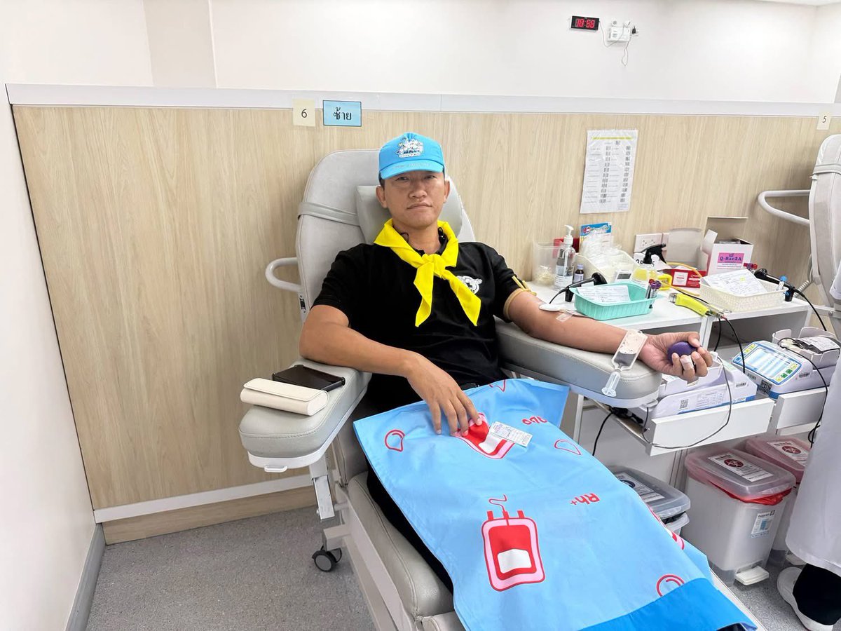 เมื่อวันที่ 23 ต.ค. 68
กคช.กช. จัดกำลังพลจิตอาสาบริจาคโลหิต จำนวน 3 นาย ให้กับผู้ป่วยเพศหญิง อายุ 55 ปี ต้องการใช้เลือดด่วน ณ ภาคบริการโลหิตแห่งชาติที่ 4 ราชบุรี
