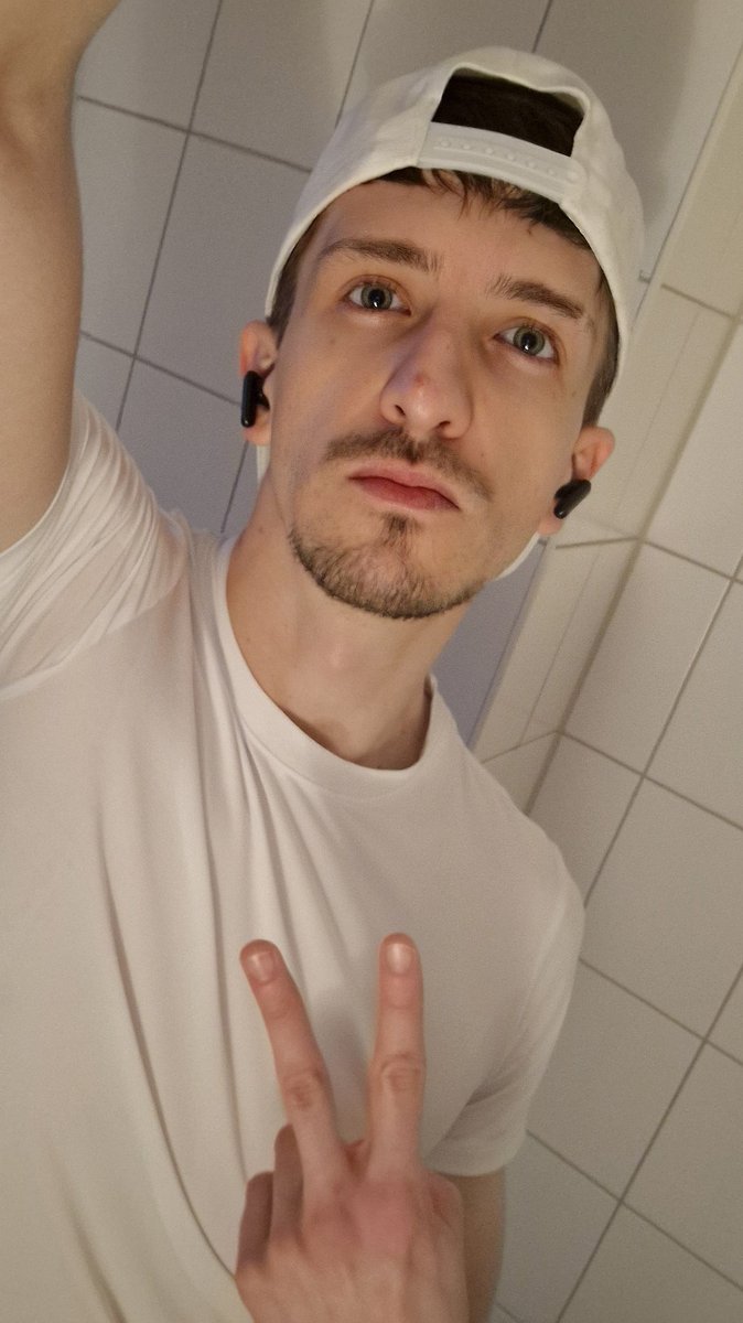 SmallFitAss's tweet photo. @nakamurxz you're so pretty https://t.co/LCj7lNddRO