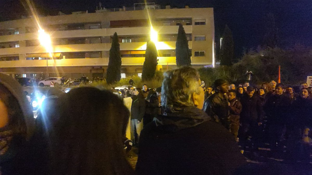 Entitats socials i ciutadania de Badalona s’aixequen contra el racisme institucional del #PPcorrupció i l’extrema dreta.
Totes som migrants!
Només el poble salva el poble!