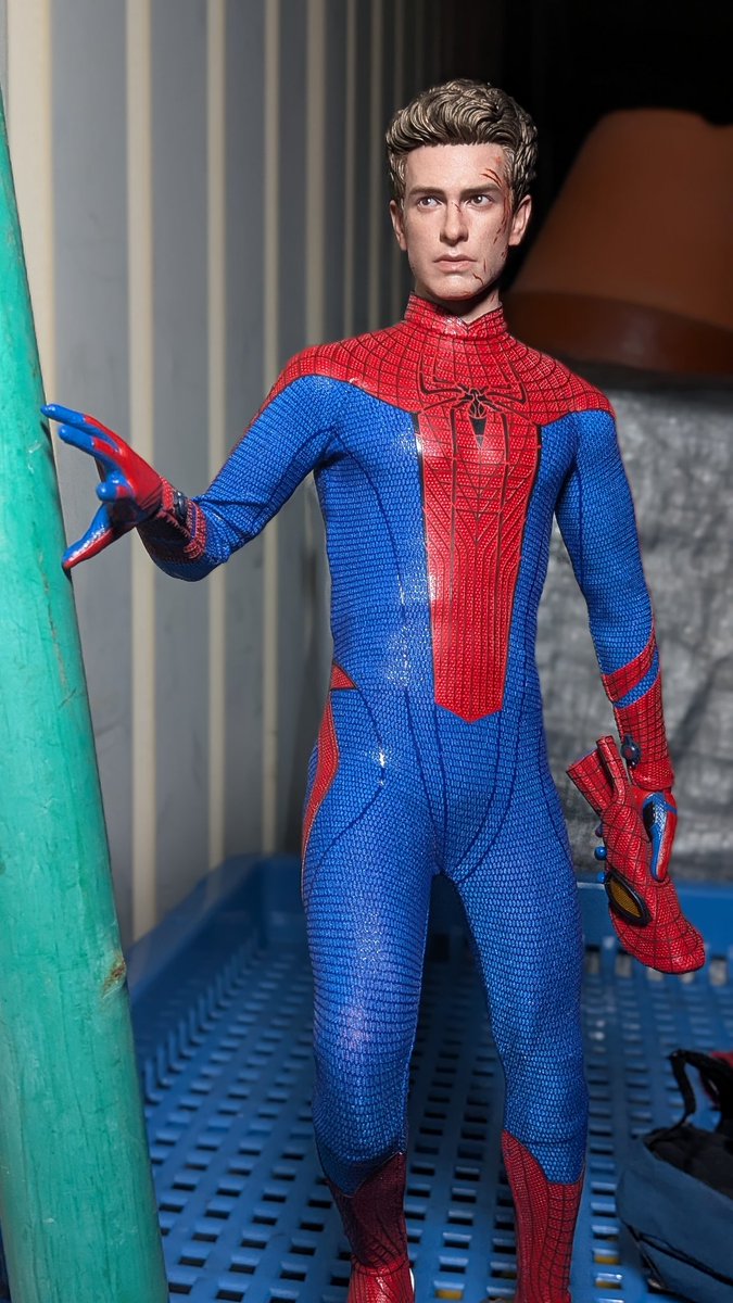 ホットトイズ　スパイダーマン　ニューレッド＆ブルースーツ素顔ヘッドと脱いだマスク ホットトイズ スパイダーマン ニューレッド＆ブルースーツ素顔ヘッドと