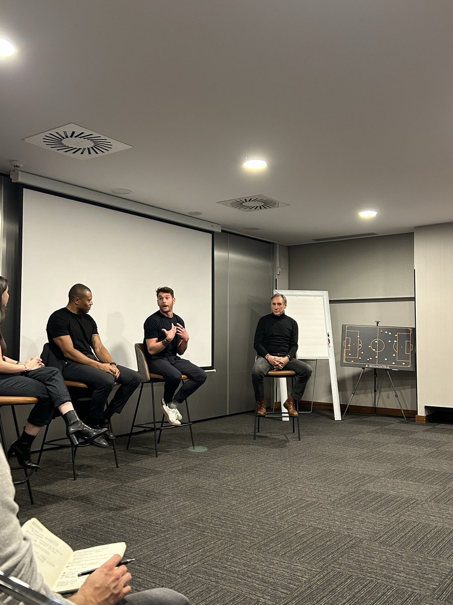 AndresBretones7's tweet image. Gran jornada ayer de formación con @be_magistral. Punto de encuentro de aprendizaje y reencuentro con grandes amigos! #neverstop