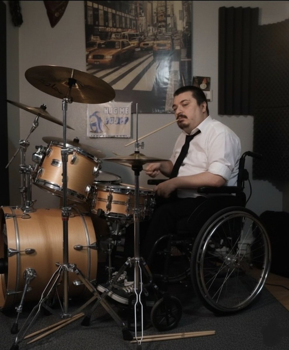 Fast_Racerr's tweet image. A stick in his mouth, an unbreakable spirit in his soul… ✍️ $STICK is the story of @0xstickmaneth, leaving a digital mark beyond physical limits. @stick_dao is more than a token; it’s proof of independence and strength! ♿️🔥