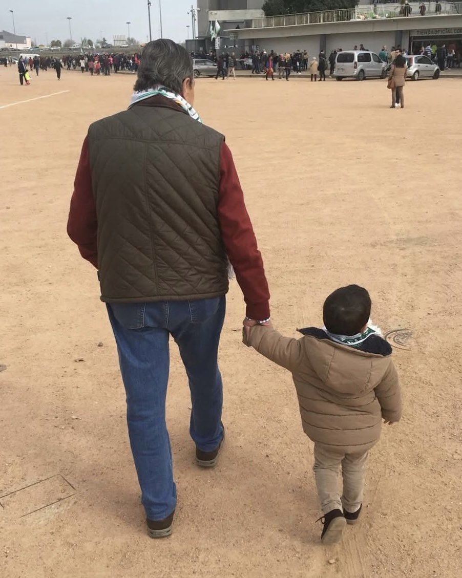 CordobaCF_ofi's tweet image. 🖤 Desde el #CórdobaCF lamentamos profundamente el fallecimiento este pasado 22 de diciembre de don Enrique León Encuentra, abonado número 9 de nuestro club.

Su vinculación a la entidad, marcada por años de lealtad, pasión y compromiso, permanecerá siempre en la memoria…