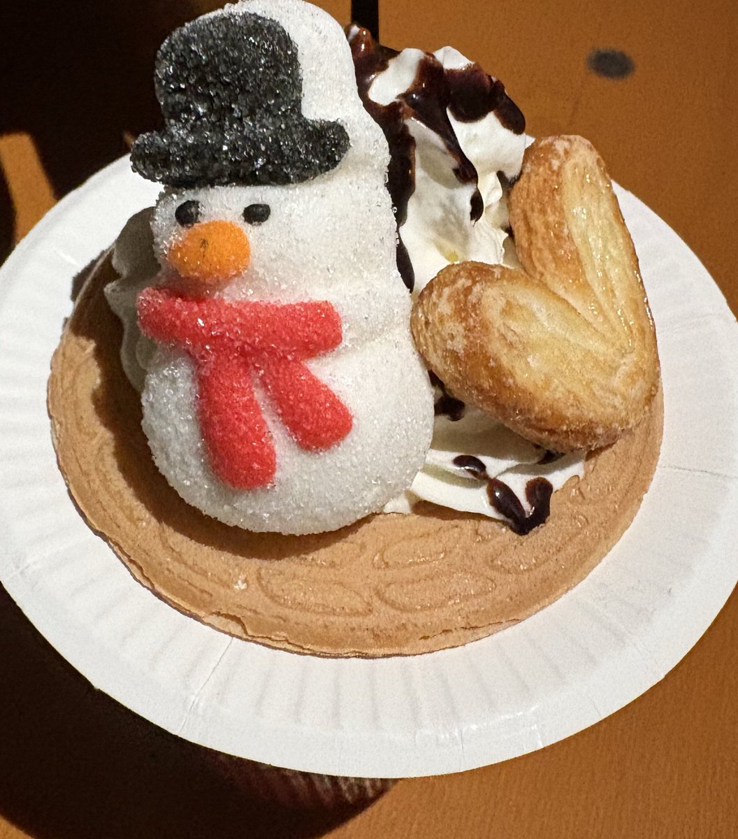 Tu1x7's tweet photo. 彼女と1人でクリスマーケットきた！ https://t.co/7v0LzV9oXt
