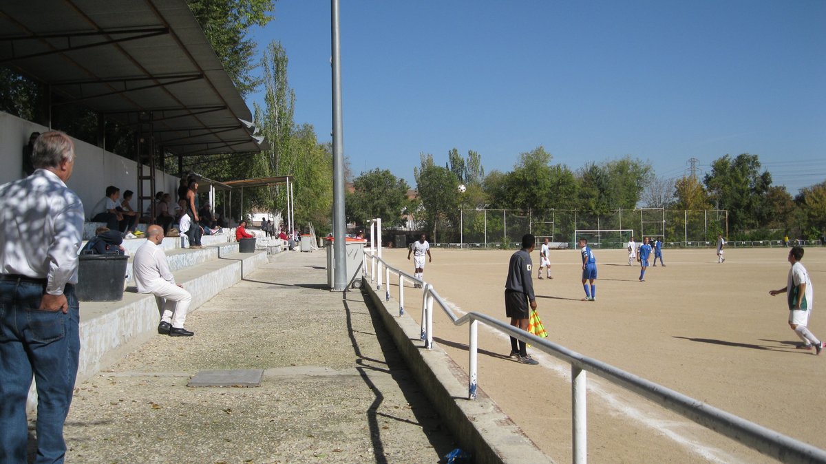 DDFM2_0's tweet image. It's Tuesday #dirtytuesday #tierratuesday - and one that deserves a short 🧵 Today we go back to 26/10/2014 and the Campo Pedro Vives, home of 
Club Deportivo Aviación (RIP/DEP)

This was just a few weeks before city council and the bulldozers 🚧 saw fit to demolish it😢🥹
1/3