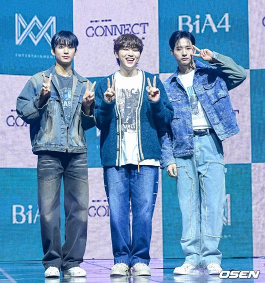 sarang_shinwoo's tweet photo. B1A4, 14년 만에 WM엔터 떠난다.."업무 협력 관계 유지" [공식]

https://t.co/3Fm87Pc240

#B1A4 #신우 #산들 #공찬 https://t.co/CH0RntUAxr