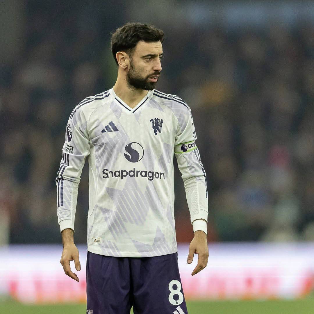 يتوقع غياب قائد اليونايتد برونو فيرنانديز لمدة لا تقل عن شهر بسبب الإصابة. قد يعود للمشاركة أمام أرسنال يوم 25 يناير، ومع قليل من الحظ قد يعود قبل ذلك بأسبوع في مباراة #مانشستر_سيتي 