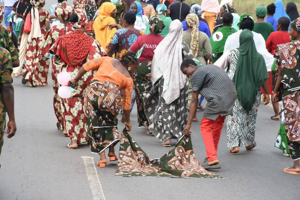 ZagazOlaMakama's tweet photo. Community, colleagues celebrate Lt Col A.A. Bako as he departs Nkwagu Cantonment in Ebonyi

By: Zagazola Makama 

The Nkwagu Military Cantonment in Abakaliki, Ebonyi State, witnessed a remarkable outpouring of emotion and respect on Tuesday as the community, colleagues, and former corps members gathered to bid farewell to Lt Col A.A. Bako, the Commanding Officer, whose leadership left an indelible mark on the cantonment and beyond.

From the early hours of the day, residents of Abakaliki and surrounding communities converged on the cantonment, waving flags and chanting songs of praise, to honor a man whose career exemplified discipline, integrity, and service.

“Sir, your leadership was not just felt, it was experienced,” said Glory Daniel Ajah, a former corps member, as she recounted her time under his command. “You led with purpose, treated everyone with respect, and made the cantonment a place of learning, growth, and excellence.”

During his tenure, Lt Col. Bako was known not only for his strict adherence to military values but also for his humane approach to leadership. Colleagues and corps members described him as firm but fair, quiet yet profoundly impactful. His presence fostered an environment of order and calm strength, where professionalism and humanity coexisted.

As he prepared to depart, the cantonment grounds were filled with cheers, banners, and heartfelt tributes. Children of staff, retired officers, and local residents lined the streets, paying homage to a man whose service transcended the walls of the barracks and touched the entire community.

“Thank you for setting an example, thank you for carrying your office with grace and dignity, and thank you for your service to Nigeria,” Glory Daniel Ajah said during the ceremony, her voice choked with emotion. “Lt Col. Bako, you’ve left a legacy in Nkwagu that will not be forgotten.”

Speeches, accolades, and songs of appreciation filled the air as attendees reflected on his career and the positive influence he had on countless young officers and corps members.

Among the highlights of the celebration was a parade in his honor, where units under his command demonstrated their drills, discipline, and coordination, a living testament to the leadership he inspired.

The farewell was not only a celebration of a military career but also a recognition of the bond between the cantonment and the local community, symbolizing the trust, respect, and admiration earned through decades of unwavering service.

Lt Col. A.A. Bako, widely described as a true officer and a fine gentleman, leaves Nkwagu Cantonment as a figure whose principles, humility, and dedication have inspired a generation of soldiers and civilians alike.
