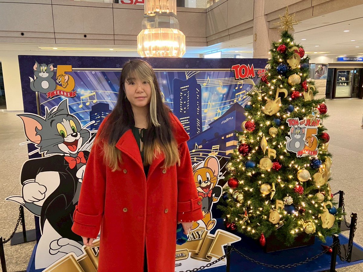 ゴールデン街3番街カンビアーレ、ぽちがオープンしてます〜。
昨日はライブ納めでドンマルティネス見に行ってきましたー。
15年くらいみてるけどぜんぜんまだ15年見れるなー。
今日は今年ラストカンビです！
朝まで元気にお待ちしてます〜。
<a href="/cambiare_0606/">新宿ゴールデン街 Cambiare</a> 
<a href="/cambiare66/">Jr.</a>