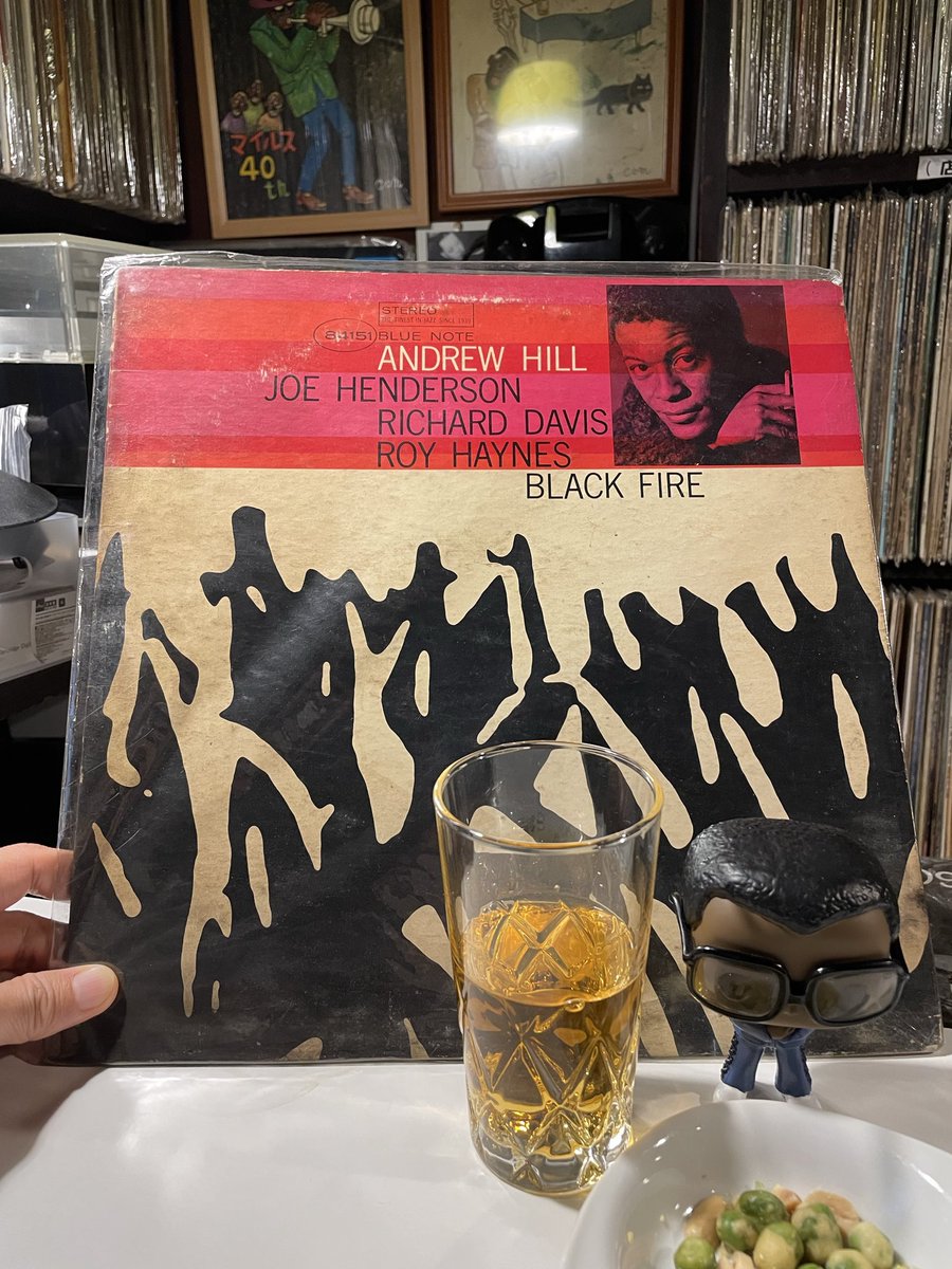 ericmasaki's tweet photo. Blue Note 4151
カッコ良すぎて悶絶する。
#andrewhill
#マイルス
#ジャズ喫茶 #jazzkissa https://t.co/Jkam63Ane3