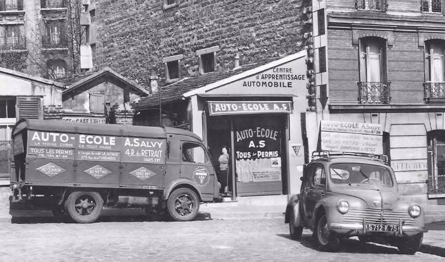 ParisAMDParis's tweet image. Auto-École Salvy, rue du Retrait. 
c.1950. Paris 20e