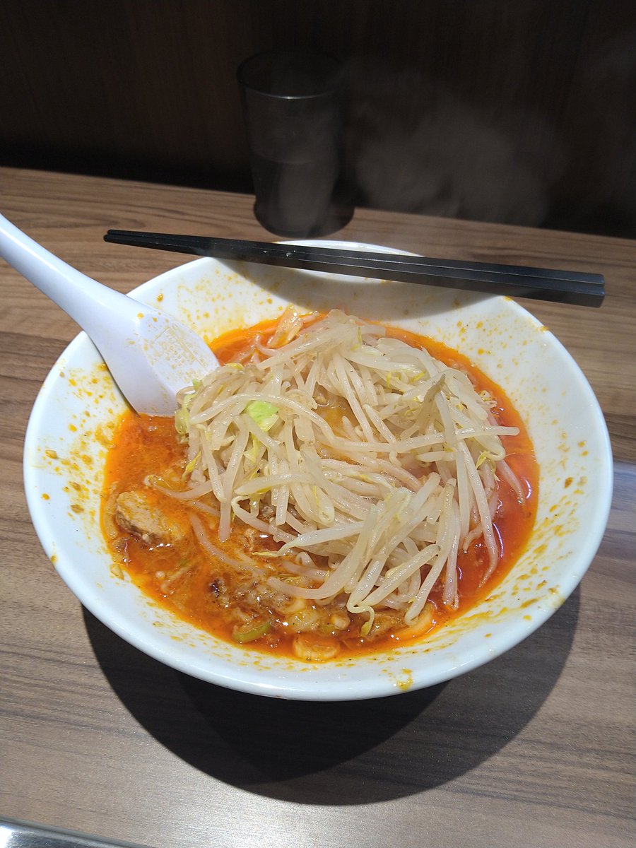 らーめん菊
18:55並びなし👭
限定辛味噌らーめん(300g)
汁なし変更ニンニクアブラ
スープ割りヤサイおかわりでめいっぱい味わう🍜
美味かった🚬( ˘꒳​˘   )