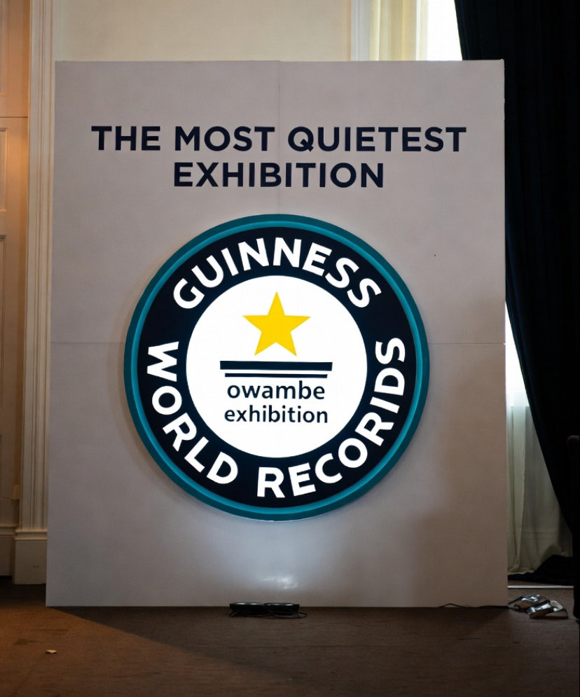 Sistaliano's tweet image. BREAKING:

Nigerian woman Uzo Njoku (@uzoart) has officially hosted a record-breaking “QUIETEST ART EXHIBITION”, setting a remarkable new benchmark in creative expression and audience discipline.

The exhibition, characterized by ABSOLUTE SILENCE and deep artistic immersion,…