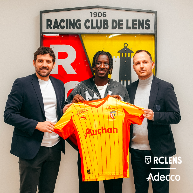 RCLens's tweet photo. Amadou Haidara est déjà Lensois 🔴🟡

Avant même l’ouverture du mercato hivernal, le Racing consolide son entrejeu. Milieu d’équilibre, doté de qualités techniques et d’un gros volume de jeu, l’international malien (48 sélections) s’est engagé avec le club jusqu’en 2029. ✍️