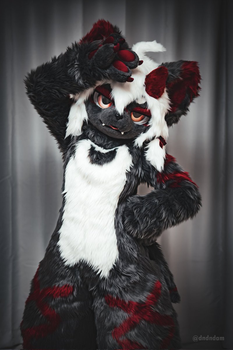 칼리 이세계등장✨️

제 오너캐 풀슛이 나왔어요~! 
칼리로도 잘부탁드립니다☺️🖤