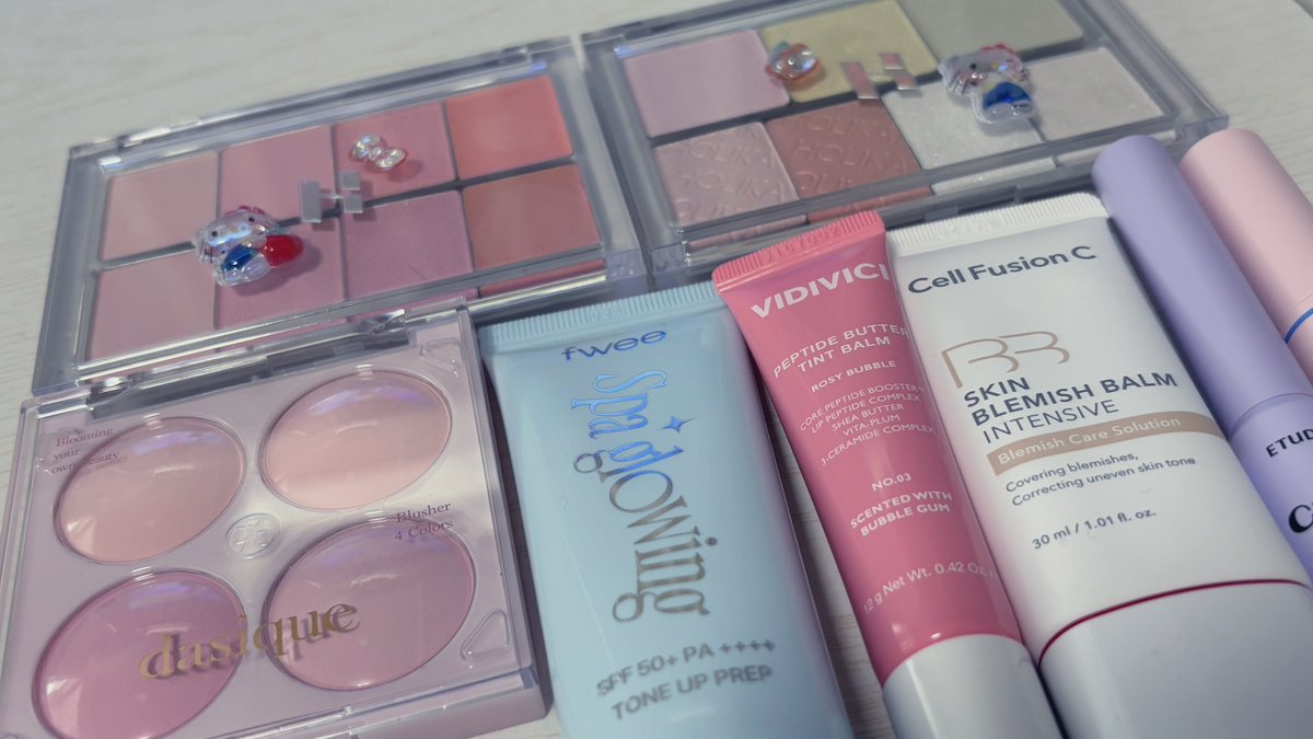 0i296_'s tweet image. #motd #今日のメイク #암오티디 ここサンタからのクリスマスプレゼントでメイク૮ .  ̫ .｡ ა…