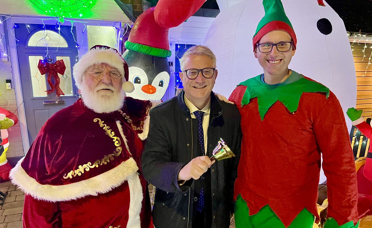 AndrewRosindell's tweet image. A fantastic time at Helmsdale Close’s Christmas Street Party last night!🎄🎶

It was wonderful to see neighbours and friends coming together in true community spirit, while raising funds for the brilliant work of Cancer Research UK. 

Great to be joined by my local team for Rise…