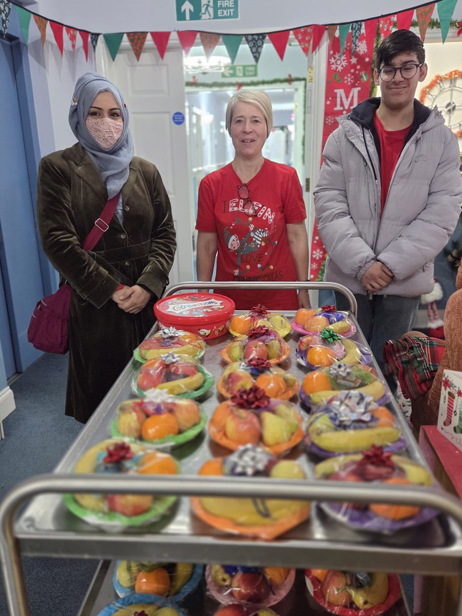 Bristolcarehome's tweet image. 🌟🎁 A Special Visit to Field House 🎁🌟

Today at Field House, we were delighted to welcome the Ahmadiyya Muslim Women’s Association.

#FieldHouse #CommunitySpirit #FestiveCheer #AhmadiyyaMuslimWomensAssociation