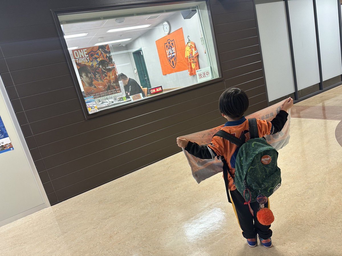 RyoKun37's tweet photo. 三男の心の中は常に「加藤拓己」でした。
拓己君がいたからこそ、元気と勇気を貰ったからこそ、重い病気にも立ち向かい今を元気に過ごせていると言っても過言ではありません。
例えエスパルスのエンブレムを外しても。
三男の心の中の加藤拓己と言う名のエンブレムが外れる事はありません🔥 https://t.co/42soycGlgz